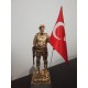 -Türk Bayraklı Komando Heykeli