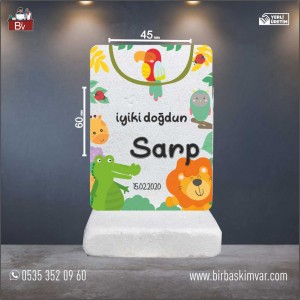 Aslan Kral, Timsah Modelli Doğum Günü Magneti