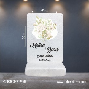 Beyaz gülleri ile muhteşem düğün taş magneti