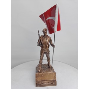 Sancak Tutan Komando Heykeli - Hizmet Anısı
